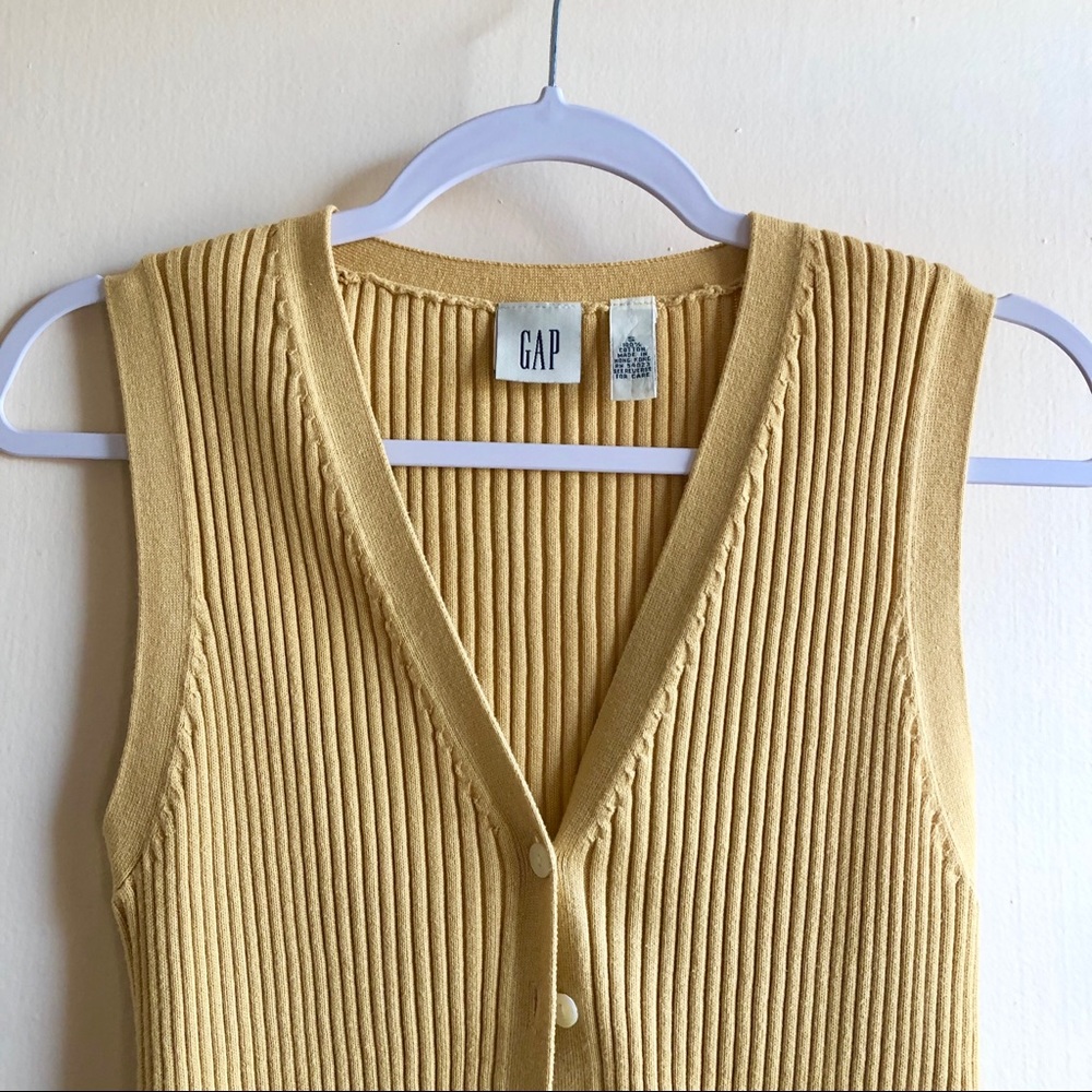GAP, Vest
